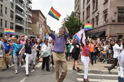 A Todo Color Y Baile Decenas De Miles Celebran El Orgullo Gay En Nueva