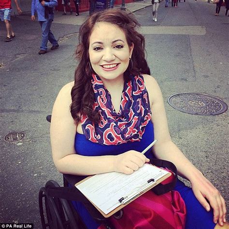 Studenta Asta Nu A Facut Niciodata Sex Are Piciorul De Trei Ori Mai Mare Decat In Mod Normal