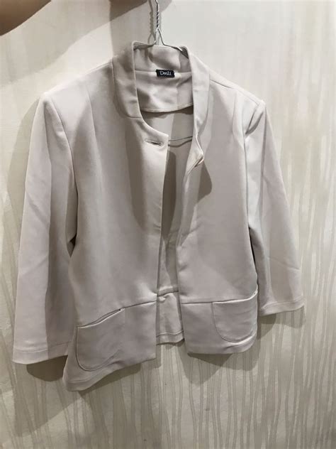 Blazer Nude Kantoran Fesyen Wanita Pakaian Wanita Baju Luaran Di Carousell