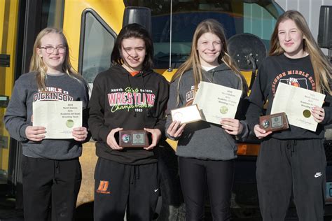 Photo Gallery Dickinson Midgets Girls Wrestlers Return Home To A Parade The Dickinson Press