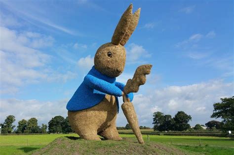 Peter Rabbit Statue File 770