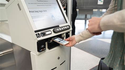 United Broadly Deploys Touchless Bag Check Travel Weekly