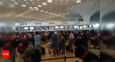 Delays in arrivals, departures fall to below 20% at Mumbai airport ...