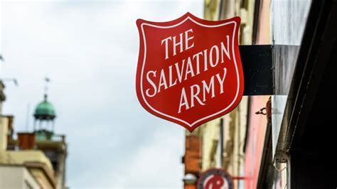 Red Kettle Campaign For Salvation Army Of Milwaukee County Exceeds Goal