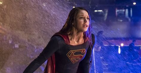 Kara Gives Up Her Secret Identity In Supergirl Season 3