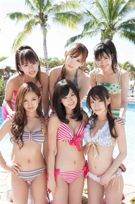 Koleksi Foto Foto Seksi Dan Hot Bikini Personil AKB48