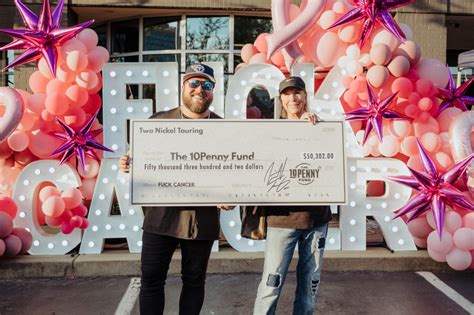 Mitchell Tenpenny Preps For Second Annual Cornhole Tournament