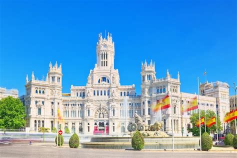 Fuente De La Diosa Cibeles Y Cibeles Centro O Palacio De Foto Premium