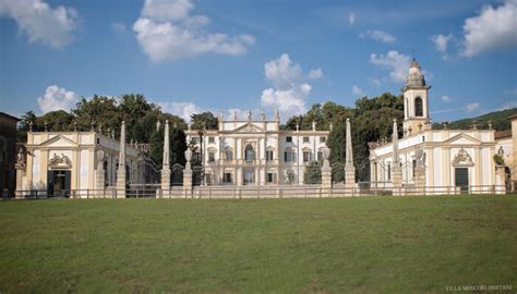 Al Turista Le Chiavi Del Castello La Vacanza Nelle Dimore Storiche In