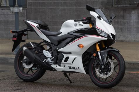 2019 Yamaha Yzf R3 Review 17 Fast Facts