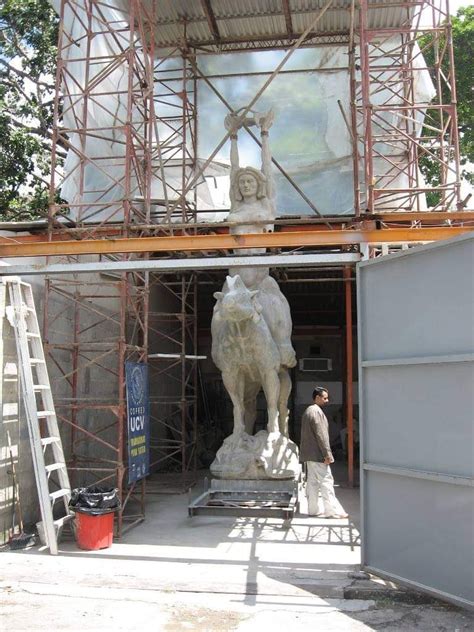 Sustra Da De La Ucv Escultura De Mar A Lionza Noticias De Aqu