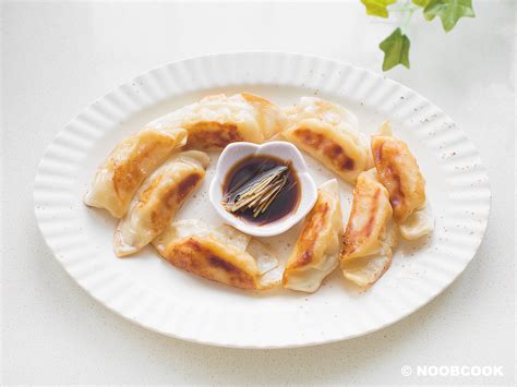 How To Pan Fry Gyoza Frozen Supermarket Noob Cook