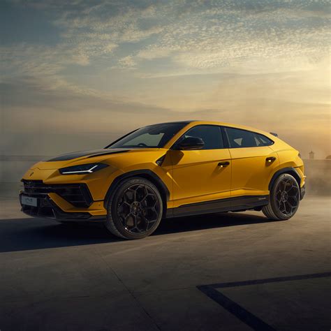 2932x2932 2022 Lamborghini Urus Performante Photoshoot 10k Ipad Pro Retina Display Hd 4k