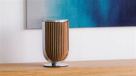 Formschön Und Kompakt Bang And Olufsens „beolab 8“ Speaker