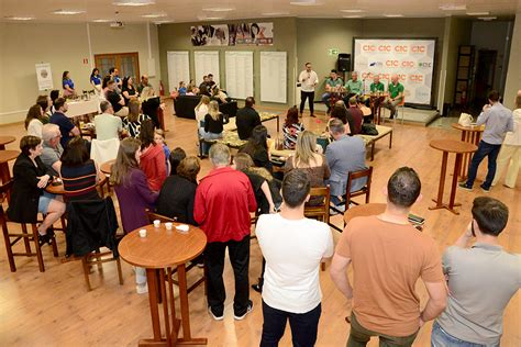 Bar De Neg Cios Cdl Jovem Apresenta Hist Rias Inspiradoras De Empresas