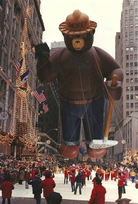 Smokey Bear Macys Thanksgiving Day Parade Wiki Fandom Powered By Wikia