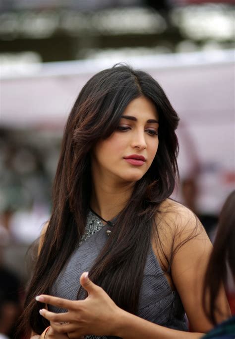 Shruti Hassan Latest Photos At Ccl4 Cricket Match 13