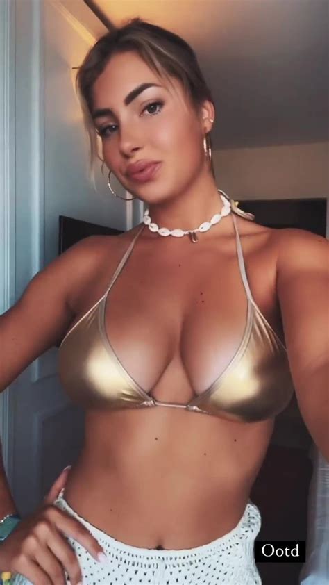 World S Sexiest Swimmer Andreea Dragoi Glows In Gold Bikini As Fans