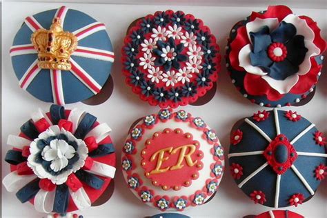 Queens Diamond Jubilee Cake And Cupcakes