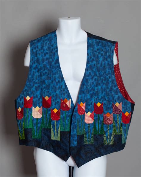 S S Tulip Flower Vest Etsy Tulips Flowers Tulips Vintage Outfits