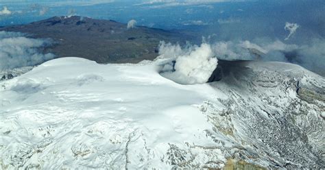 En El Interior Del Volcán Nevado Del Ruiz Está Temblando Miles De Veces