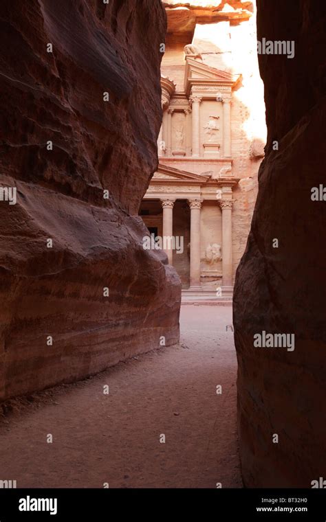 Petra Jordan Treasury Hi Res Stock Photography And Images Alamy