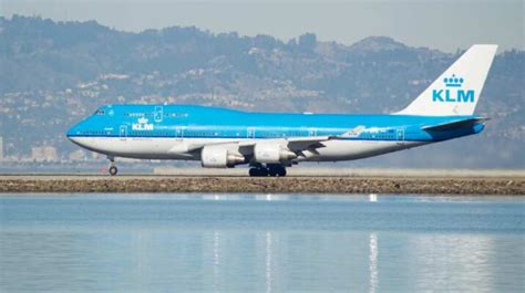 KLM Boeing 747 Experiences Engine Failure