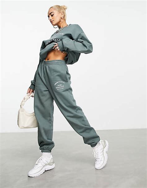 Asos Design Weekend Collective Oversize Jogginghose In Khaki Mit