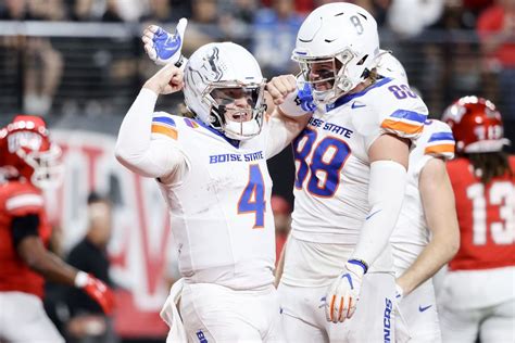 Boise State Grinds Out Win Over Unlv Secures Pole Position In