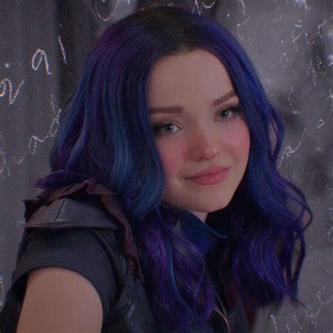 Mal Icon Discovered By 𝚗𝚊𝚢 On We Heart It Dove Cameron Celebrities