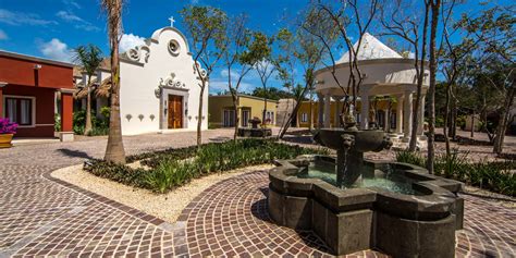 El Pueblito | A Traditional Town Square | Mayakoba Mexico