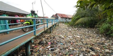 Sungai Penuh Sampah Palembang Terancam Krisis Air Bersih Nusantara Pos