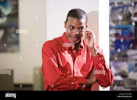 Man Peering Over Wall Hi Res Stock Photography And Images Alamy