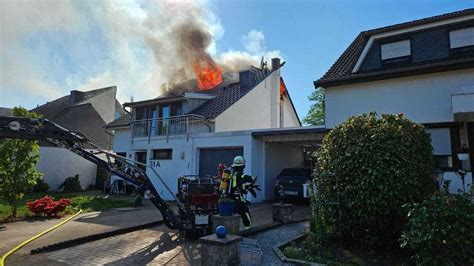 Großbrand in Oyten Feuerwehr kämpft stundenlang gegen Flammen