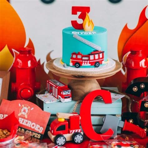 Feuerwehr Geburtstag Kindergeburtstag Torte Spielzeuge Fire Fighter