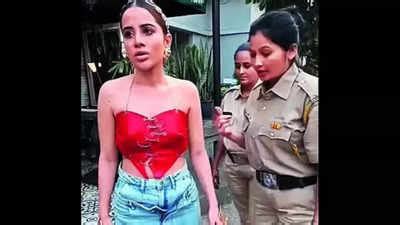 Tv Actor Urfi Javed Fakes Detention Booked For Defaming Cops Mumbai