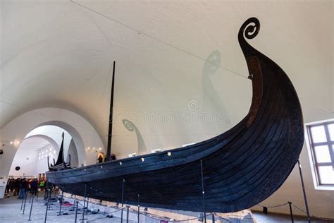 Navio De Viking Drakkar No Museu De Viquingues Em Oslo Noruega Foto