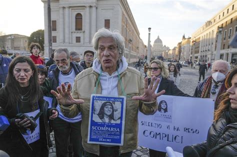 Caso Orlandi Sit In A Roma Davanti A Castel Sant Angelo Lapresse