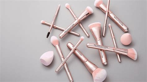 Best Makeup Brushes For Beginners Revolution Beauty Us