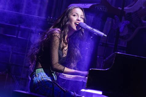 Olivia Rodrigo Sings Deja Vu And Uptown Girl With Billy Joel