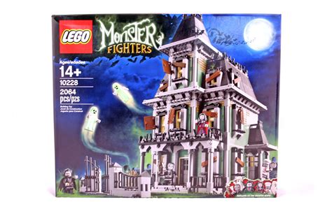 Haunted House - LEGO set #10228-1 (NISB) (Building Sets > Monster Fighters)