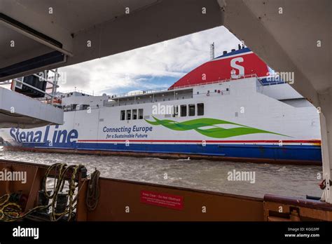 Birkenhead Ferry Terminal Hi Res Stock Photography And Images Alamy