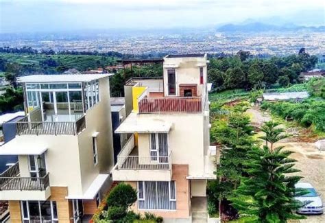 Dijual Rumah 3 Lantai SHM Nyaman Asri View Gunung Strategis Ada