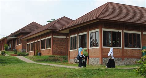 Biaya Masuk Kuliah Sekolah Tinggi Ekonomi Islam Sebi Stei Sebi Ta