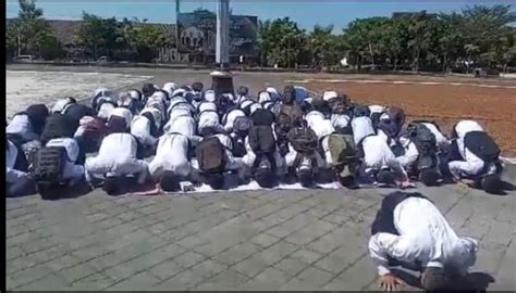 Ratusan Guru Terima SK ASN PPPK Sujud Syukur Hingga Jalan Kaki