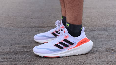 Comparativa De Las Zapatillas Adidas Ultraboost Light 23