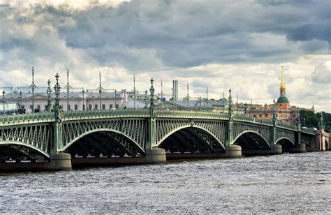 Premium Photo Trinity Bridge Over The Neva River In St Petersburg