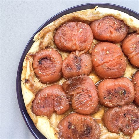 Tarte tatin à la tomate Fourneaux Et Fourchettes