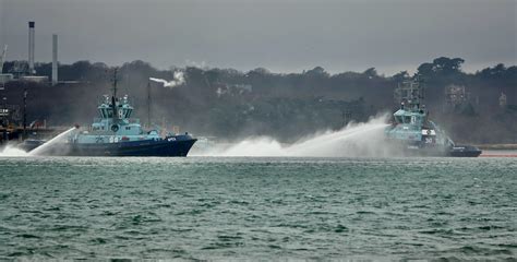 Rx400296 Solent Towage Tugs Apex And Lomax Using High Pres Flickr