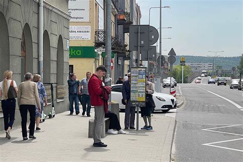 Nowy przystanek da schronienie pasażerom na ul Żelaznej